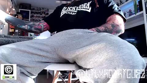 Snapshot of dondehaypelohayalegria chatting on January 9, 3:55 pm I DIGZ  .K.. D  .K.. PIG PPP online show from January 9, 3:55 pm