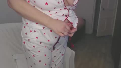 DonnaMagdalena online show from November 28, 7:59 am