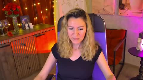 Donna online show from April 20, 6:33 pm