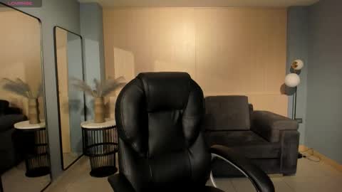  Donna Stonne  online show from October 15, 4:16 am