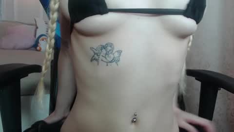 Snapshot of dont_forget__ chatting on October 6, 9:27 am Nika online show from October 6, 9:27 am