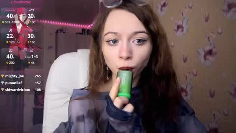 Nicole online show from February 12, 1:06 pm