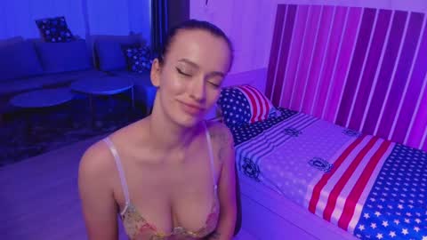 Snapshot of dora_banks chatting on January 16, 3:02 am Dora online show from January 16, 3:02 am