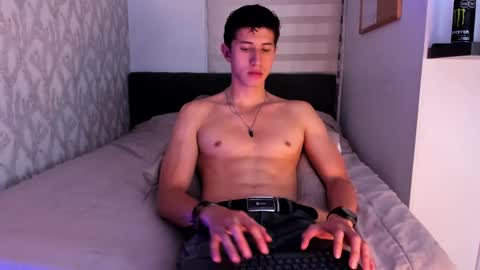 Snapshot of dorian_mystery chatting on February 24, 5:22 am dorian_mystery online show from February 24, 5:22 am