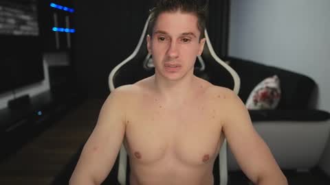 Dorian Reyes online show from May 2, 1:44 am