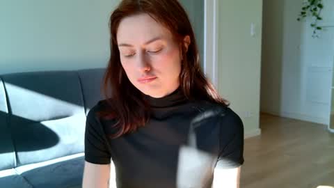dormineaa online show from June 17, 5:12 am