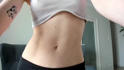 dormineaa online show from May 11, 10:11 am