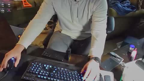 DotYourEyezez  online show from December 5, 3:54 pm