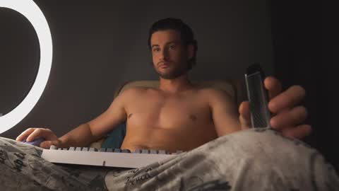 Keen online show from March 11, 12:44 am