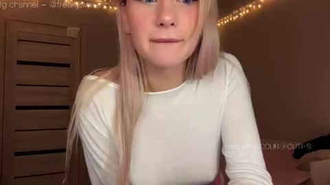 Lana  Eva  dont forget to give us a thumb up online show from November 29, 2:25 pm