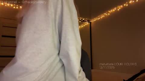 Lana  Eva  dont forget to give us a thumb up online show from November 13, 3:04 pm