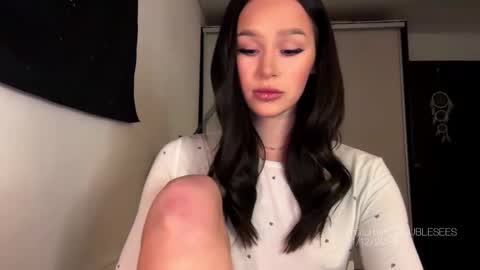 MOLLYYYY dont forget to give me a thumb up online show from December 21, 1:39 pm