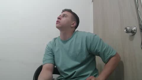 draco_boy2000 online show from March 7, 12:32 am