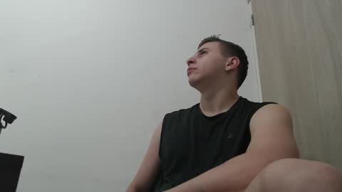 draco_boy2000 online show from February 16, 9:35 pm