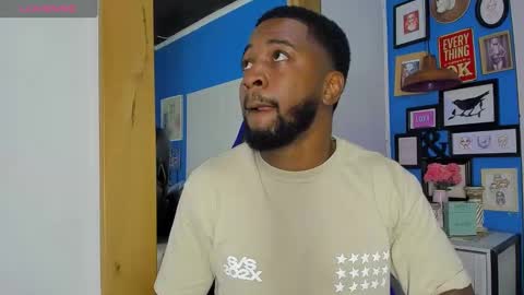 Snapshot of drake_nassir4 chatting on October 11, 9:18 pm ---Drake--- online show from October 11, 9:18 pm