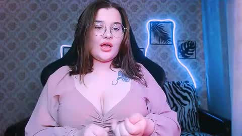 dreamforyoue2 online show from December 14, 12:11 pm