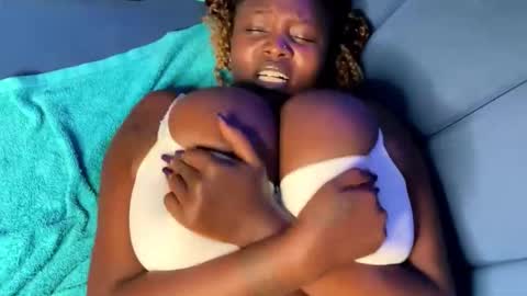 InterracialDream online show from December 14, 11:27 am