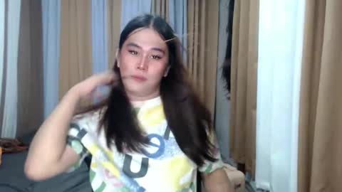 Snapshot of dreammegan chatting on October 16, 4:17 pm Stacy DONT FORGET TO FOLLOW ME AND THUMBS UP my wife samgrg2 online show from October 16, 4:17 pm
