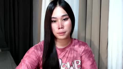 Snapshot of dreammegan chatting on January 3, 5:10 pm Stacy DONT FORGET TO FOLLOW ME AND THUMBS UP my wife samgrg2 online show from January 3, 5:10 pm