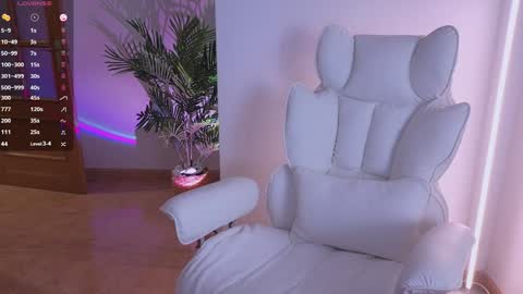 Snapshot of dreamsweetgirl chatting on October 19, 6:01 pm Celine online show from October 19, 6:01 pm