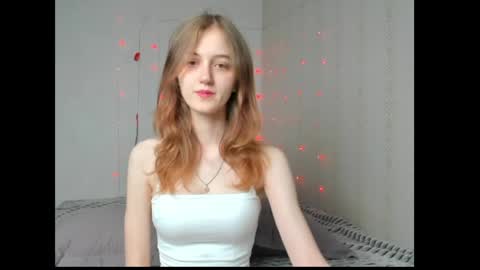 dreamy_pollyyy online show from May 14, 7:23 pm