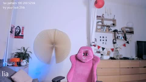 my name is Lia online show from April 1, 12:00 am