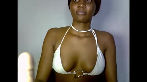 Snapshot of drippingpussy__ chatting on October 18, 11:20 pm drippingpussy__ online show from October 18, 11:20 pm