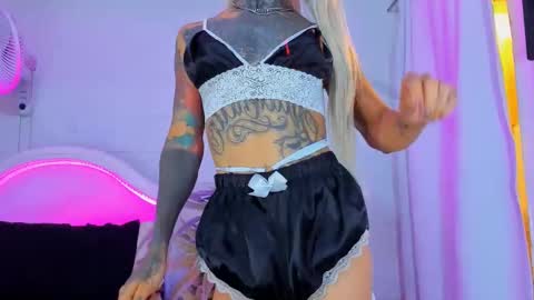 drippyorlove online show from September 22, 8:57 pm