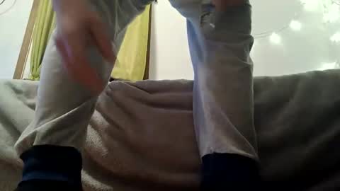 Snapshot of droc1824 chatting on December 3, 8:11 am droc1824 online show from December 3, 8:11 am