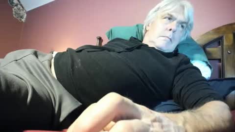 Snapshot of dug38 chatting on October 18, 2:05 am Doug online show from October 18, 2:05 am