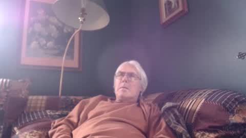 Snapshot of dug38 chatting on February 5, 9:07 pm Doug online show from February 5, 9:07 pm