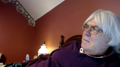 Snapshot of dug38 chatting on February 10, 6:35 pm Doug online show from February 10, 6:35 pm
