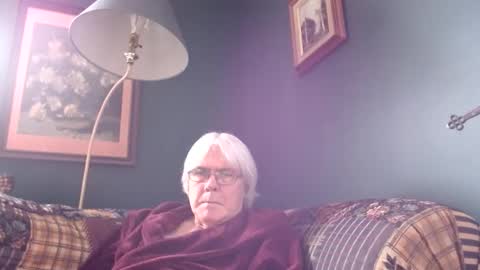 Snapshot of dug38 chatting on February 17, 6:50 pm Doug online show from February 17, 6:50 pm