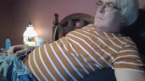 Snapshot of dug38 chatting on September 30, 5:56 pm Doug online show from September 30, 5:56 pm