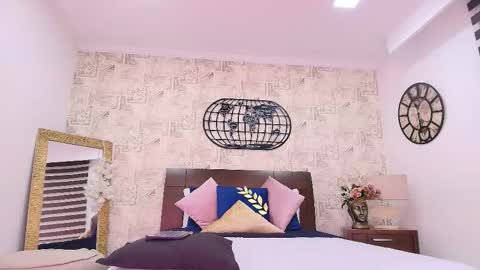 DULCE  online show from November 18, 1:03 pm