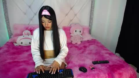 dulce_kiy online show from May 17, 5:38 am