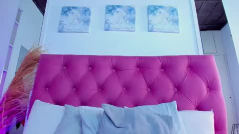 Dulce  online show from February 28, 6:31 pm