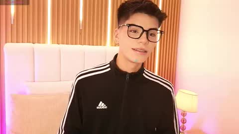 Dulcey online show from March 25, 5:36 am