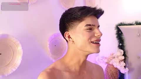 Dulcey online show from December 19, 7:04 am