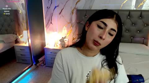 Snapshot of dulciinea_07 chatting on October 8, 3:13 am Abril Cruz online show from October 8, 3:13 am