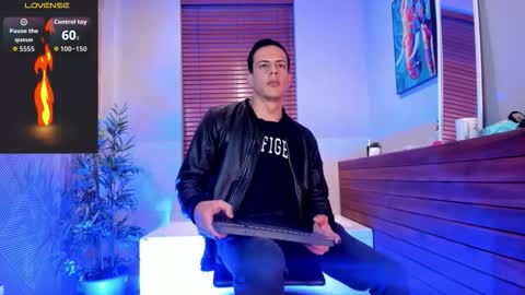 Snapshot of dustin_sonne chatting on October 20, 3:22 am Dustin Sonne online show from October 20, 3:22 am