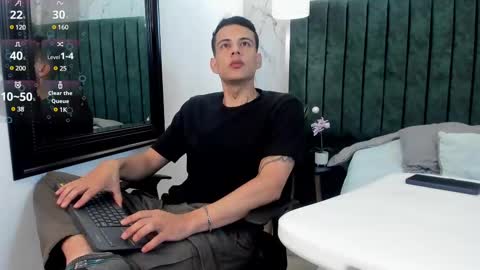 Snapshot of dustin_sonne chatting on February 23, 3:56 am Dustin Sonne online show from February 23, 3:56 am