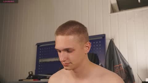 Snapshot of dustyn_fox chatting on September 10, 5:03 pm Dustyn online show from September 10, 5:03 pm