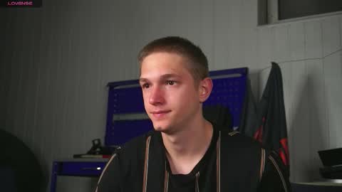 Snapshot of dustyn_fox chatting on September 30, 4:17 pm Dustyn online show from September 30, 4:17 pm