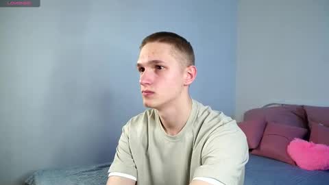 Snapshot of dustyn_fox chatting on February 27, 7:04 pm Dustyn online show from February 27, 7:04 pm