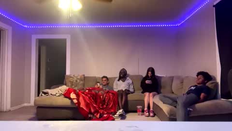 dutches_at online show from November 16, 10:34 pm