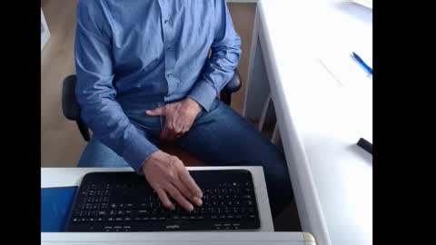 Snapshot of dutchpornking2 chatting on October 18, 10:52 am dutchpornking2 online show from October 18, 10:52 am
