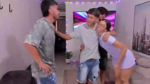 Mod Dylan Lilith Alan and  Drake online show from December 6, 1:16 pm