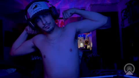 Dylan Daniel 7.8 online show from May 5, 5:47 am