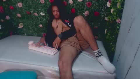 dylans_brown online show from March 3, 2:35 pm